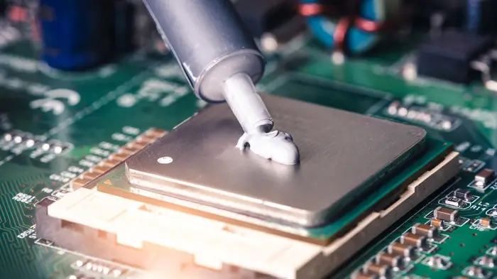 Thay keo tản nhiệt mới